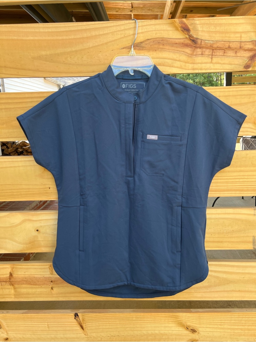 Figs Dark Harbor Navy Blue Montex Relaxed Scrub Top Mandarin Neck XXS